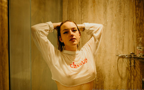 melthewhalefree star erotic photo