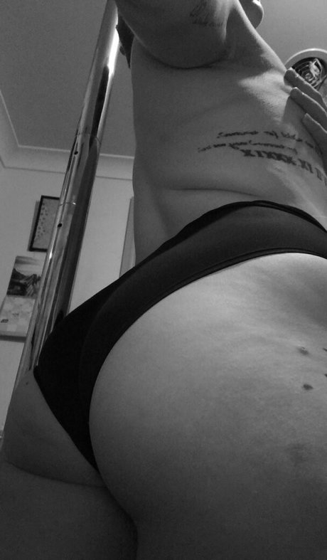 bootyfultee model high quality picture