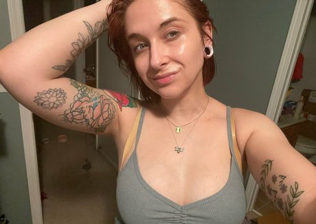 bellecurvesfree model pornographic photo