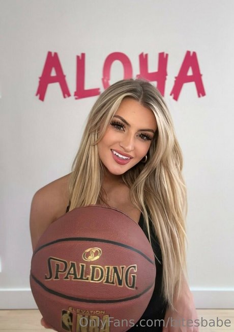 bitesbabe model nude photos