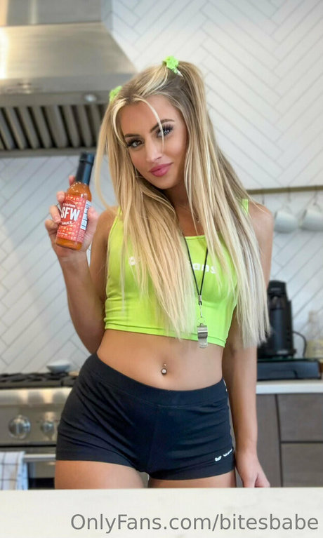 bitesbabe nudes model pics
