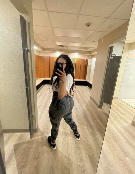 safiyaswrld model beautiful pics