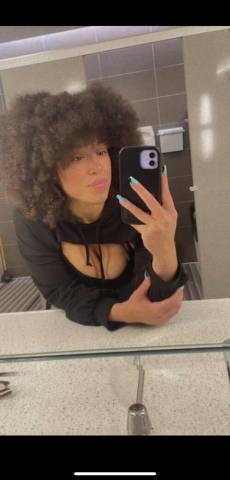 safiyaswrld free model galleries