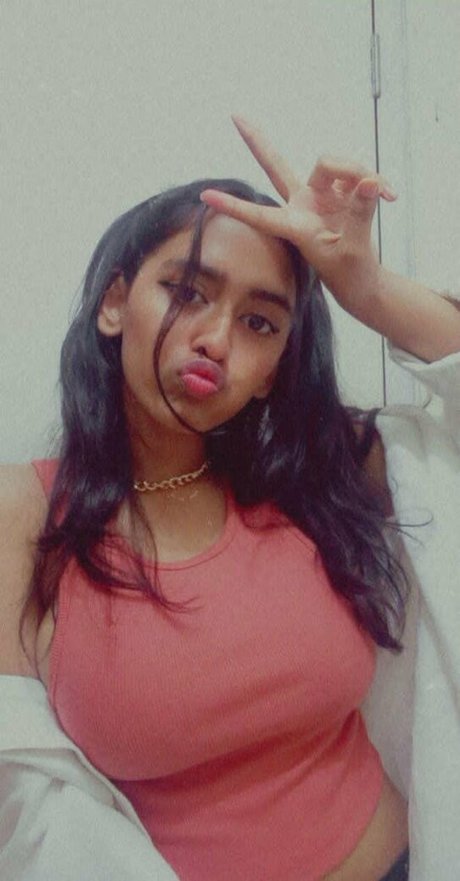 Sanjana Saba art star picture