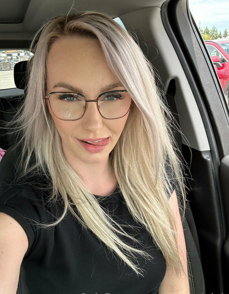 nurseryleigh model perfect images