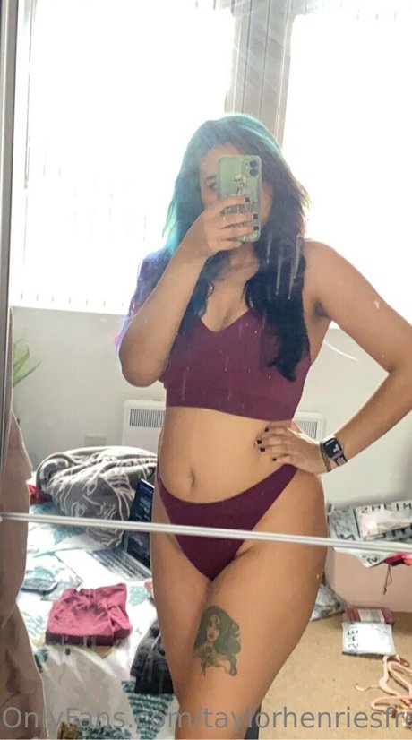 taylorhenriesfree Photo Gallery