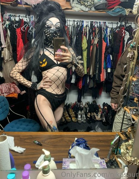 nikasaur nice actress picture