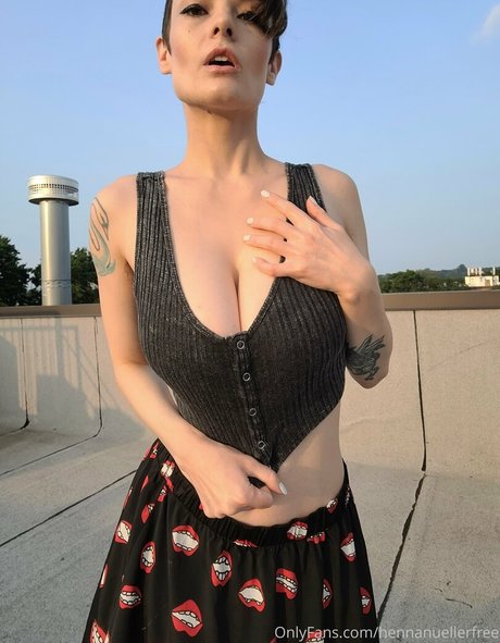 hennanuellerfree naked model gallery