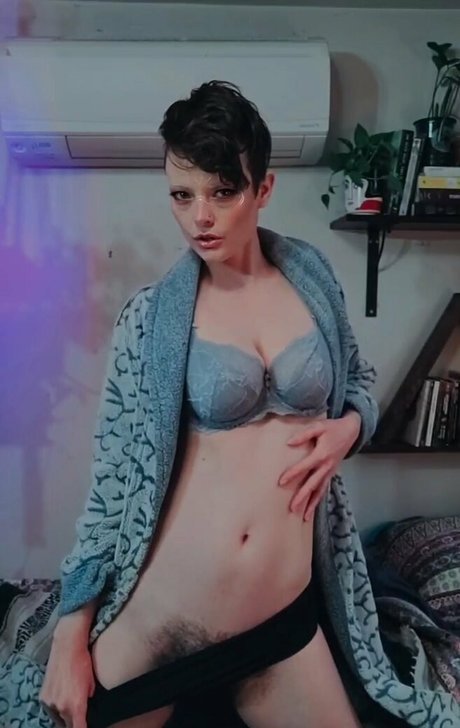 hennanuellerfree pretty pornstar picture