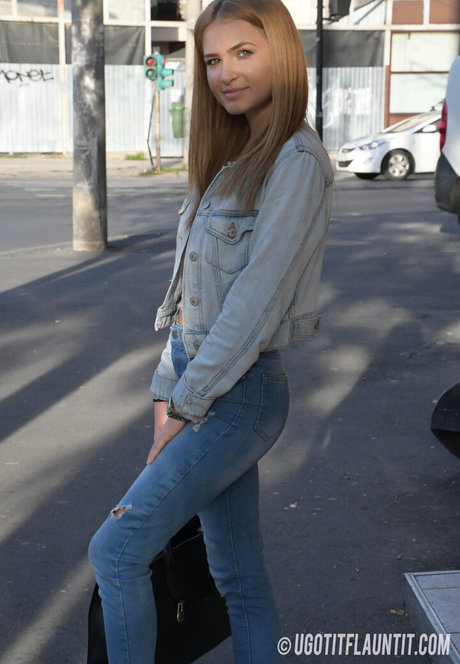 Ugotitflauntit exclusive actress pictures