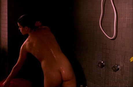 Neve Campbell star beautiful images