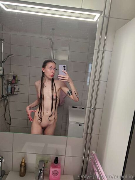 Pupuliini sexy actress pic