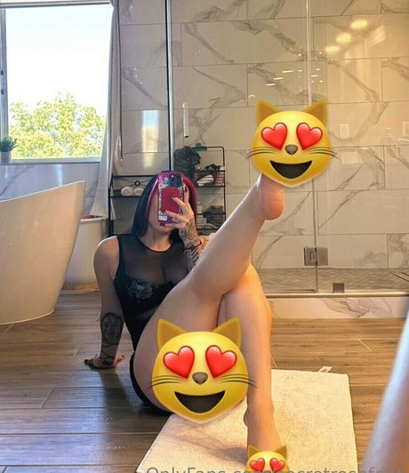 emo onlyfans top pic