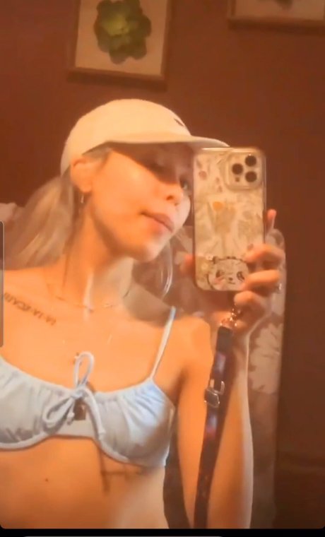 sexy blonde onlyfans pretty img