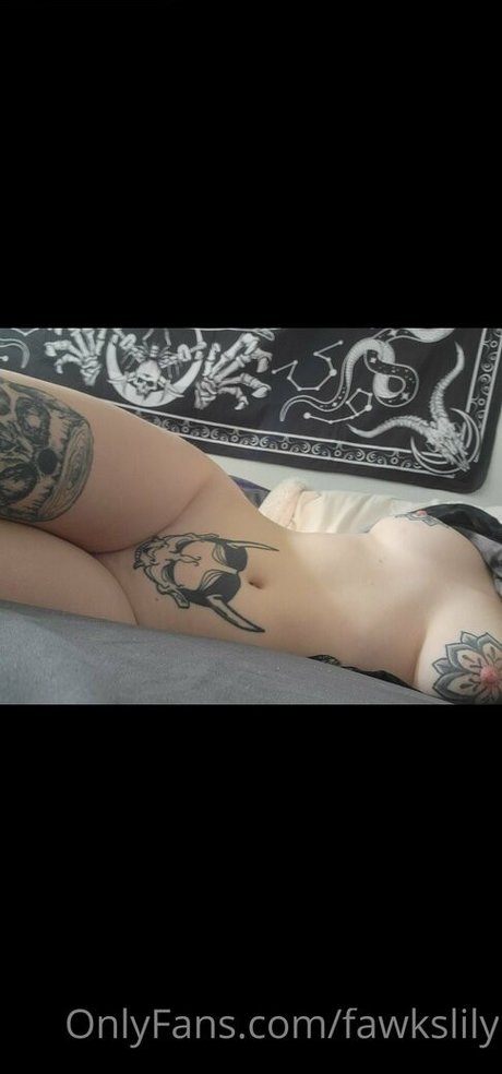 fawkslily star nude pictures