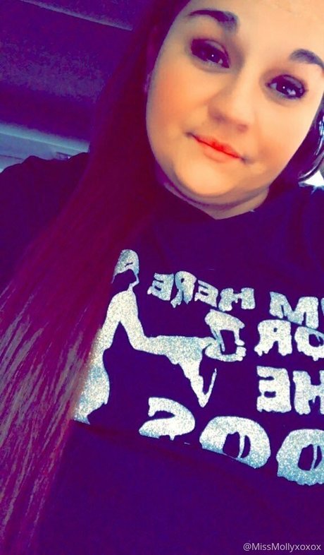 begformolly hot actress pics