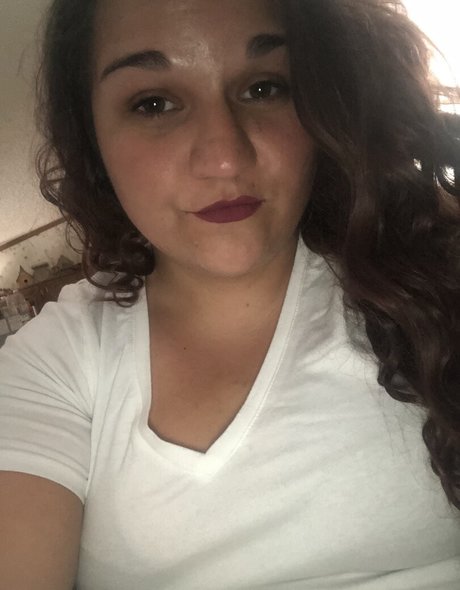 begformolly beautiful actress img