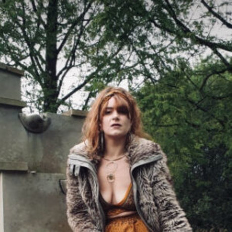 Silky On model photo