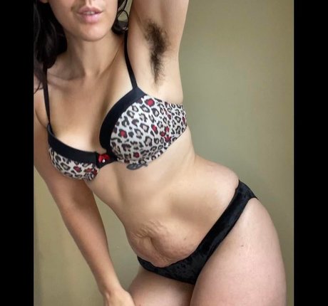 Scarlet Labelle hot model pics