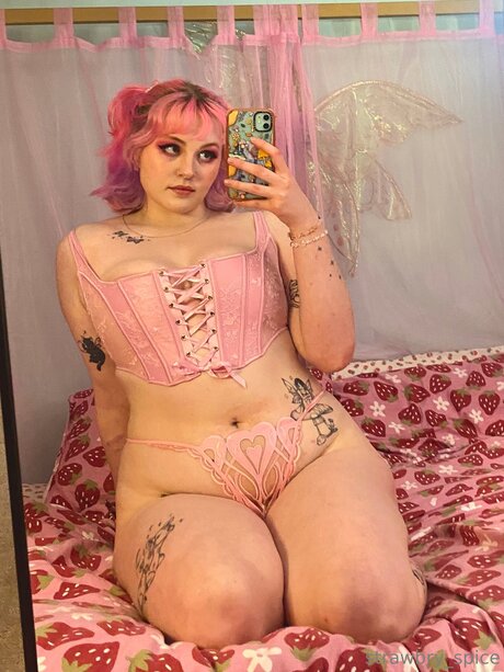 strawbryspice sex model img
