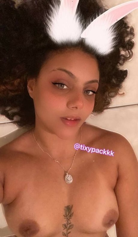TixyPackkk model sex photos