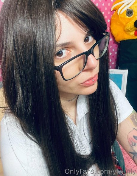 ylw lily erotic actress pics