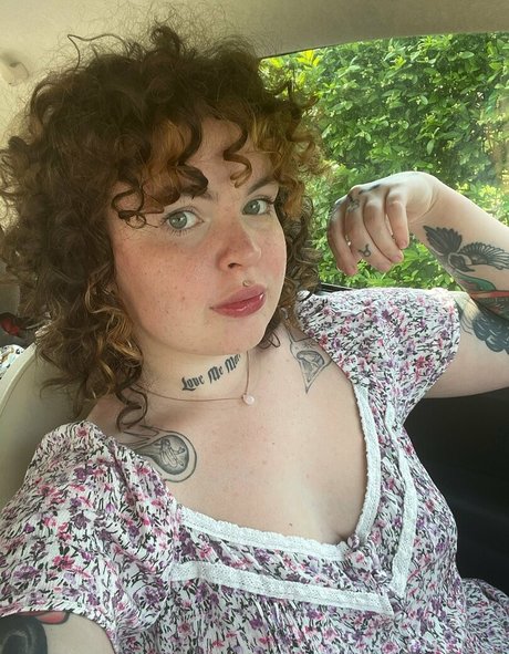 Therealegg2025 erotic actress picture