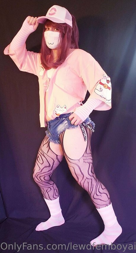 lewdfemboyairhead pretty model pics