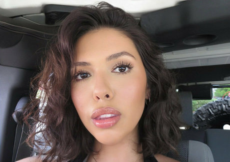 bad pitch beautiful model archive