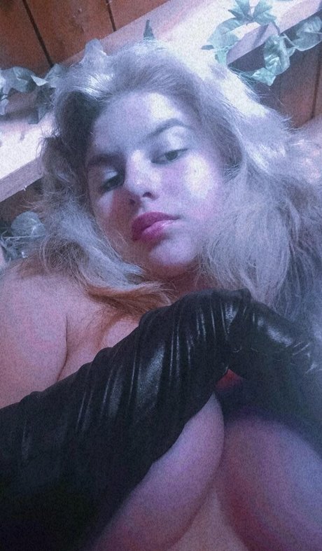 StrangeRabbit porn model image