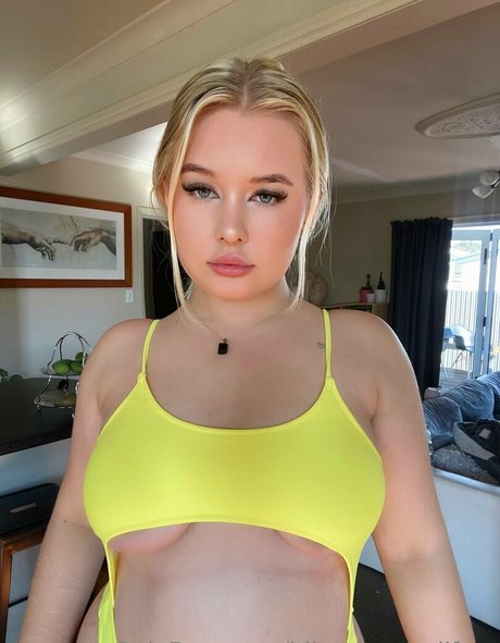 bllondeangellfree star naked photo