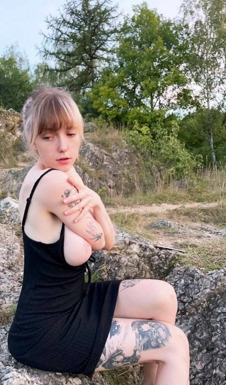 black and white onlyfans nude pic