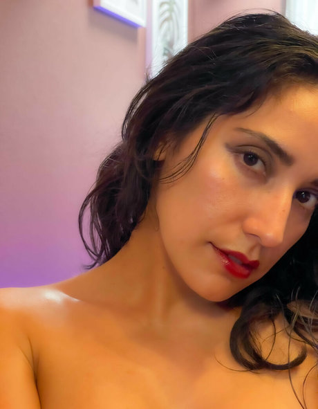 brunette petite onlyfans sex images