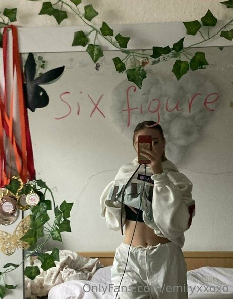 emilyxxoxo model free image