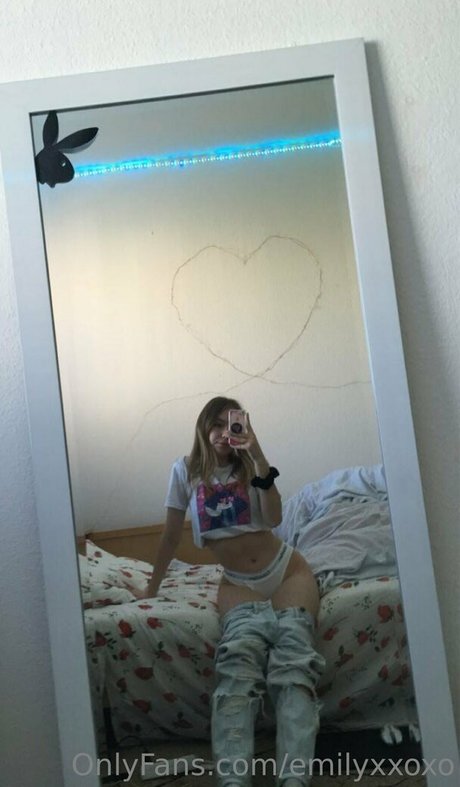 emilyxxoxo nudes model galleries