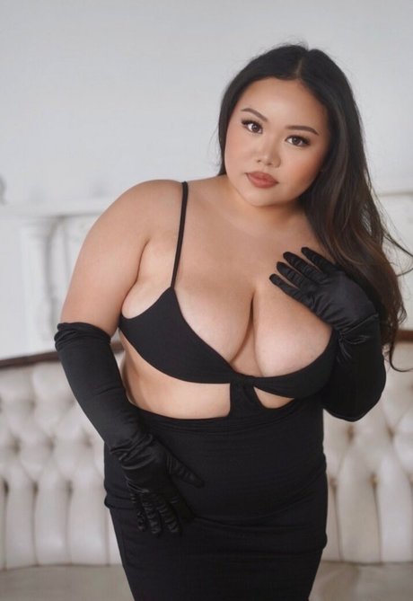 Curvy Goddesses naked pornstar img