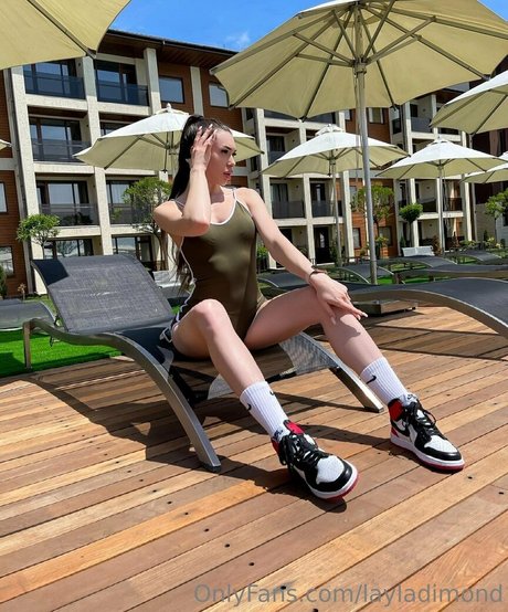 dinadimond star naked image