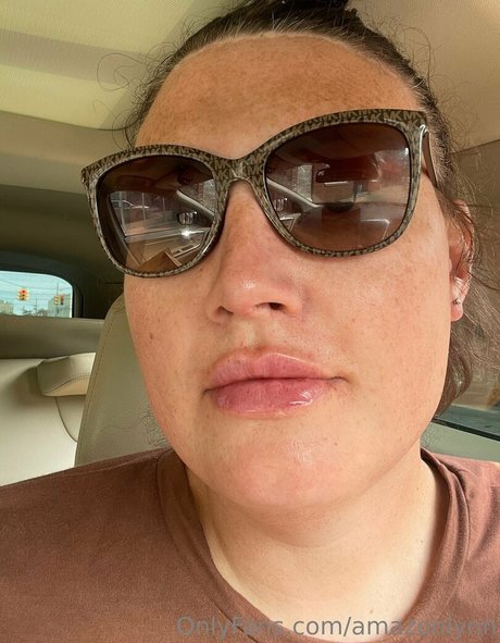 skinny milf onlyfans exclusive image