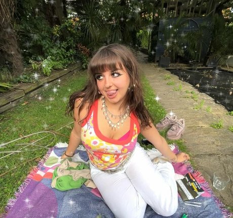 Maddy Adderley star top images