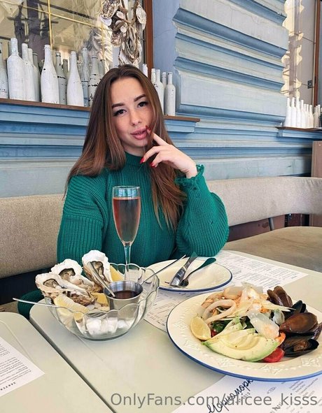 alicee kisss model porn picture