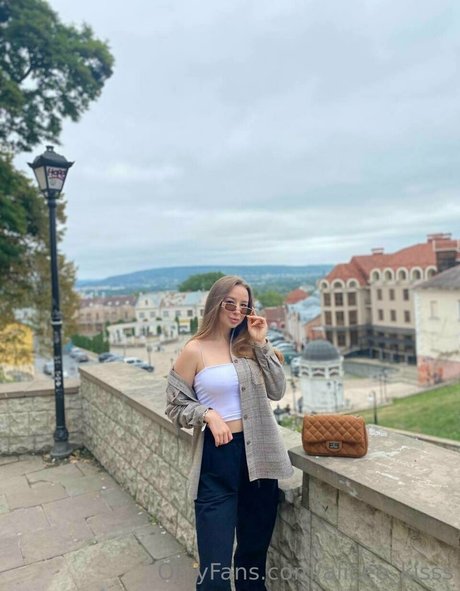 blonde handjob onlyfans sexy nudes photo