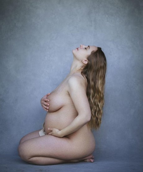 Hannah Witton star pretty photo