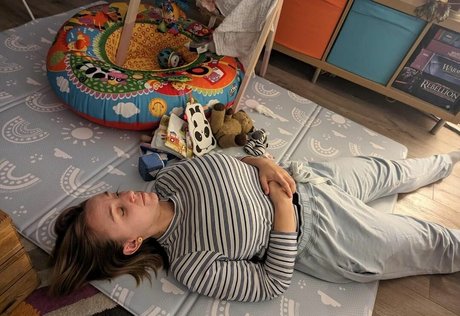 Hannah Witton sex model gallery