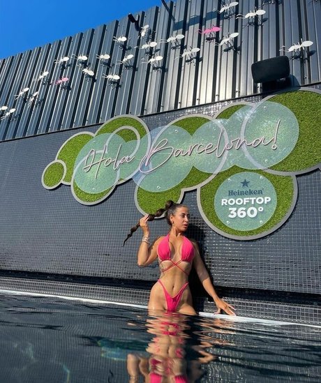 Sara Izquierdo erotic model image