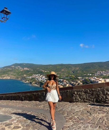 Sara Izquierdo model xxx images