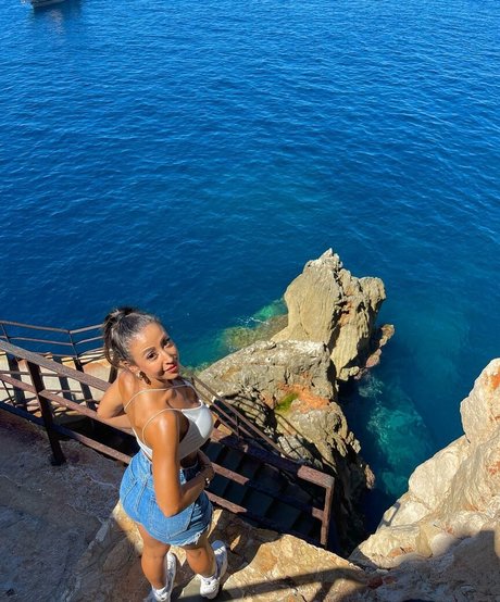 Sara Izquierdo model perfect archive