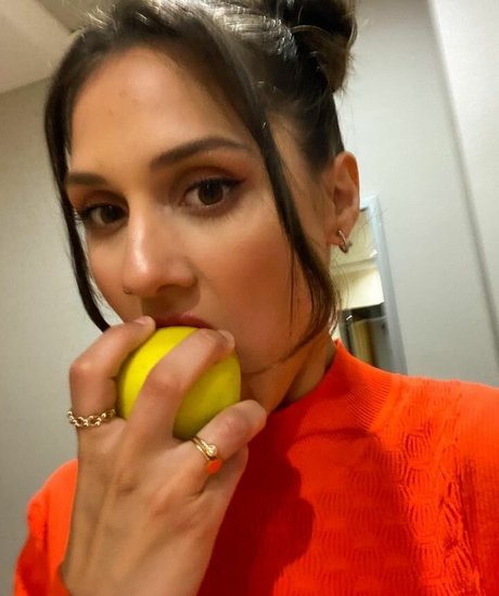 Sabela OT pornographic actress gallery