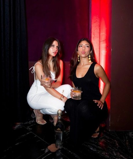 Sabela OT model beautiful galleries