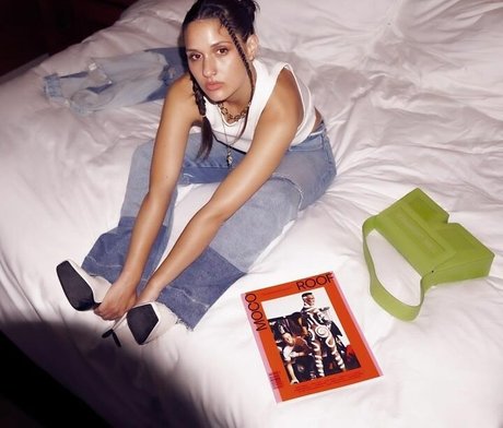 Sabela OT model top photos