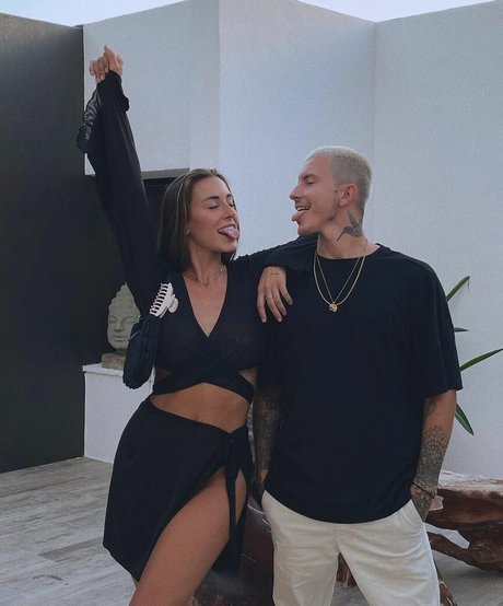 paulagonu pornstar pretty pics